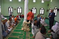 محافظ الوادي الجديد يلتقي بالأهالي