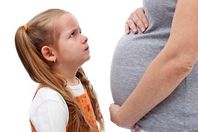 الغيرة من المولود الجديد