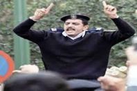 إنهاء خدمة أمين شرطة بسبب تصويره عاريا