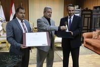 أستاذ أداب بني سوبف