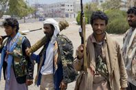 ميليشيا "الحوثي" تعتقل موالين لـ"علي صالح"