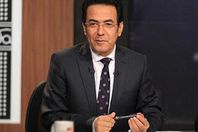 الإعلامي خيري رمضان