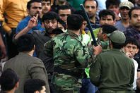 إيران تفرق احتجاجًا حاشدًا للأحواز