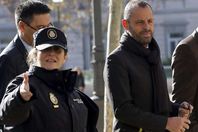 الشرطة تعتقل رئيس نادي برشلونة