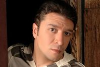 الفنان مصطفي كامل