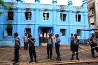 إغلاق مدرستين إسلاميتين