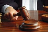 التحقيق مع قاضٍ بتهمة قتل مجند