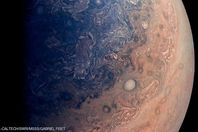 الصورة المنشورة عن قرب من كوكب المشترى كما نشرتها ناسا