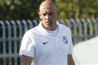 تاكيس جونيس