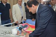 محافظ الغربية يطمئن على صحة الطفل زياد بمستشفى الطوارىء ويقدم الشكر لفريق الاطباء