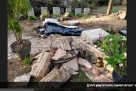 أثار الرياح على المقابر