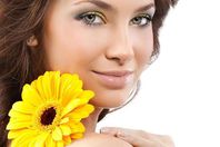 ماء الورد وجمال البشرة