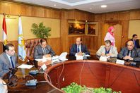 محافظ الغربية ورئيس هيئة الرقابة الإدارية يكرمان عدد من القيادات بالمحافظة