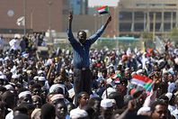 المتظاهرين في السودان