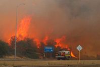 حرائق ضخمة تجتاح إسرائيل