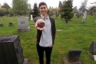 تحويل جثامين الموتى لسماد عضوي