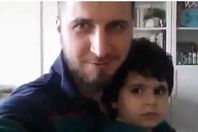 لاعب كرة قدم تركي بحنق ابنه