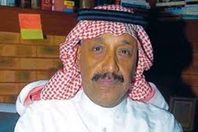 روائي سعودي شهير:  أمنيتي تقطيع هذا الشخص حتى الموت