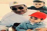 صورة نادرة لحفيد مبارك.. وشقيقه ينعيه بعبارة مؤثرة