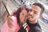 شاب تونسي يتزوج من مسنة بريطانية