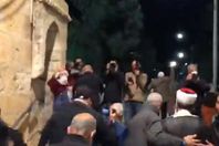 اللحظات الأولى لفتح الأقصى بعد إغلاق 60  يوما