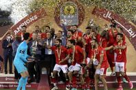 لحظة تتويج لاأهلي