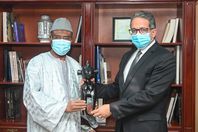 وزير السياحة و سفير غينيا بالقاهرة