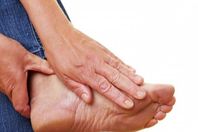 أسباب الإصابة بداء الملوك.. النقرس