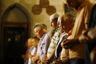 الأوقاف : تحديد 8 مساجد لإقامة صلاة التراويح