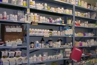 ضبط صيدلية تبيع أدوية بدون فواتير