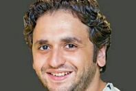 مصطفى خاطر يشارك محبيه الموسم الثاني من "مسرح مصر"