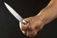 عامل يذبح والدة بـ"سكين" في سوهاج