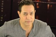 بالفيديو.. "حكيم": والدي حاول قتلي 3 مرات