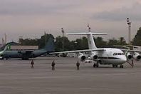 طائرة حربية تقصف مطار معيتيقة بالعاصمة طرابلس للمرة الثانية