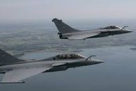 فرنسا تنفذ غارات جوية على مدينة الرقة السورية