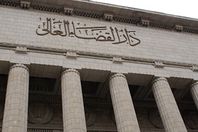 القوات الخاصة  تتجمع داخل دار القضاء