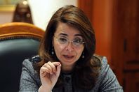 غادة والى: القبض على 60 سائقًا بالمدارس تحت تأثير المخدرات