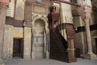 شاهد بالصور.. مسجد السلطان قولون في شارع المعز