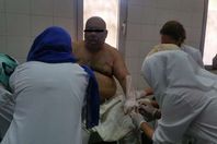 برلمانى يضرم النيران فى جسده