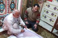 نابغة.. يكتب أكبر مصحف فى 3 سنوات