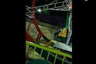 لحظة سقوط شاب من "ملاهي"