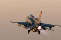 إحباط محاولة تهريب 12 سيارة أسلحة عبر الحدود