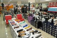 شركة كورية تتبرع بأحذية لدول أفريقية وعربية