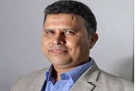 الكاتب الصحفي أشرف البربري