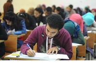 طلاب الثانوية العامة يؤدون امتحان اللغة الفرنسية