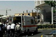 سيارات الاسعاف امام البرلمان الايرانى