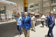 مدير امن المنيا  يتجول ف الواقف 
