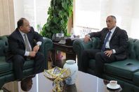 محافظ البنك المركزي ووزير المالية