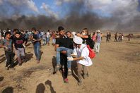 قمع المشاركين في مسيرات العودة على حدود قطاع غزة