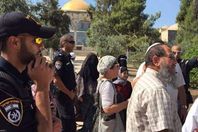 اقتحام الأقصي